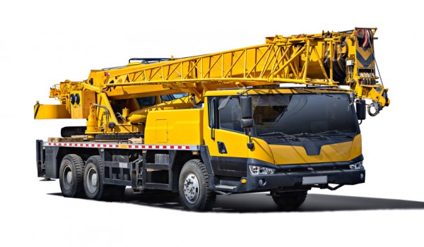 Bertrand Pneus distribue Pneus Truck Crane