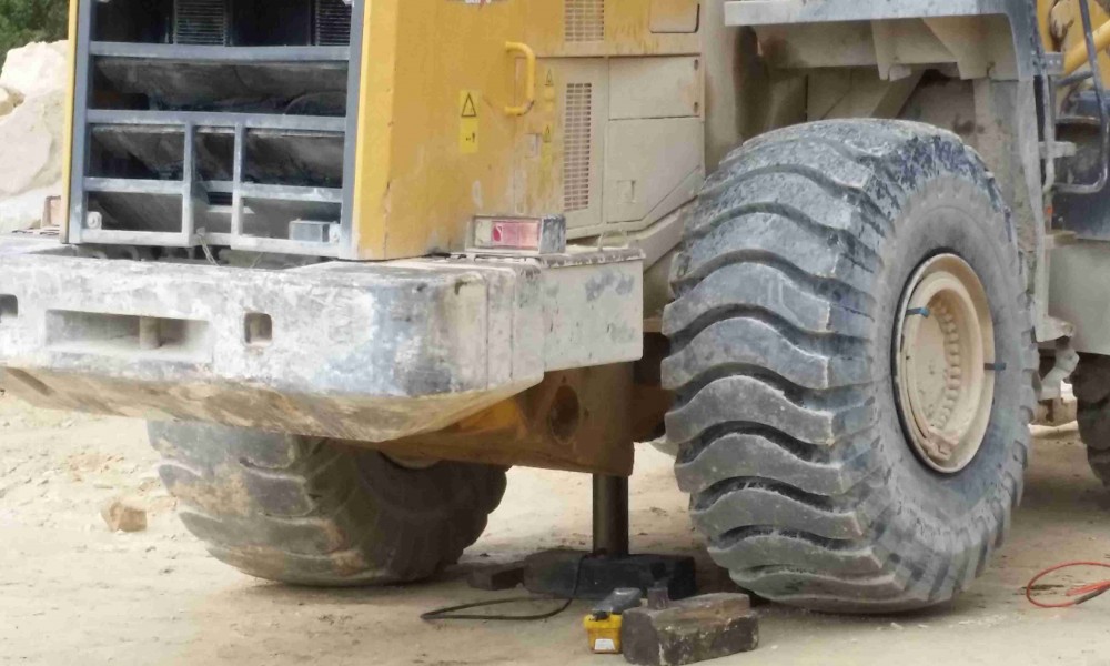 Bertrand pneus Dépanage roue engin chantier