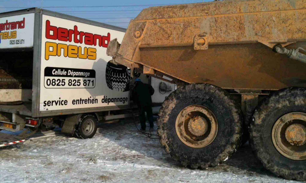 Bertrand pneus Dépanage roue engin chantier